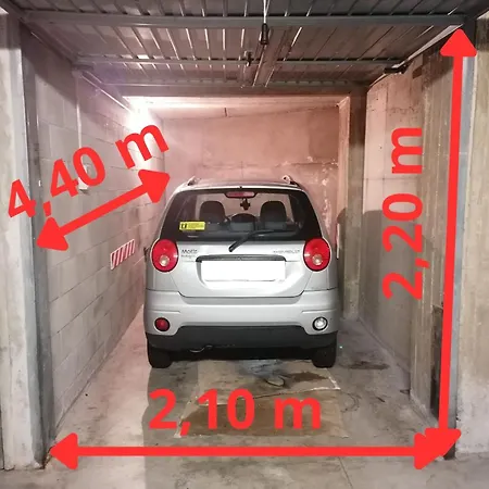 Garage & Station - Self Check-in & Access Apartment Como