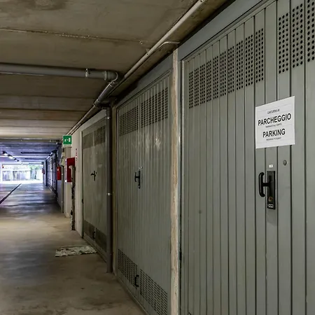 Apartment Garage & Station - Self Check-in & Access